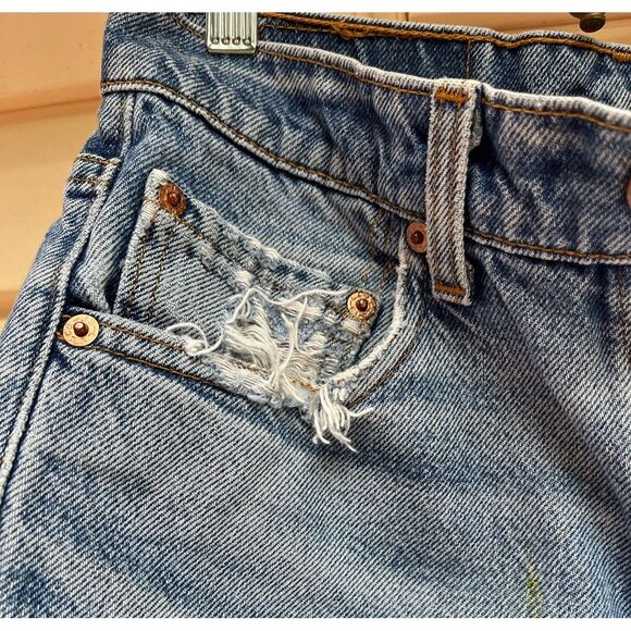 Levi’s blue long shorts, distressed, side blue streak, zip fly closure,W29L34 - Picture 7 of 12